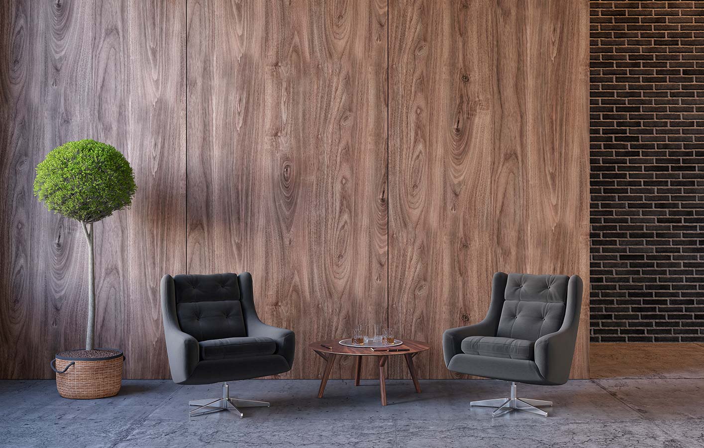 Zwei Stühle vor einer Wand aus Holzpaneelen